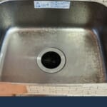 新品キッチンの水垢を落とす作業前